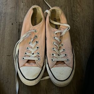 Women’s pink Converse size 7